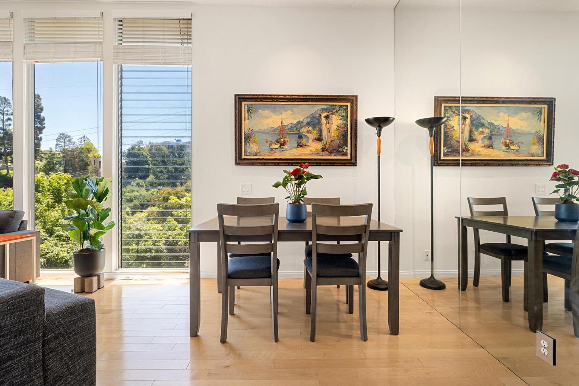 Hollywood Hills Retreat W Sweeping Views 2 Bd 2 Bt * Los Angeles