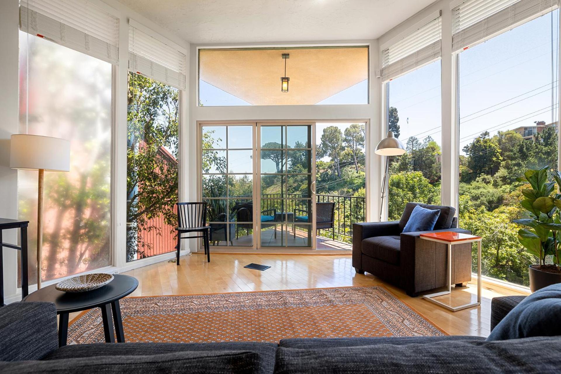 Casa de férias Hollywood Hills Retreat W Sweeping Views 2 Bd 2 Bt *