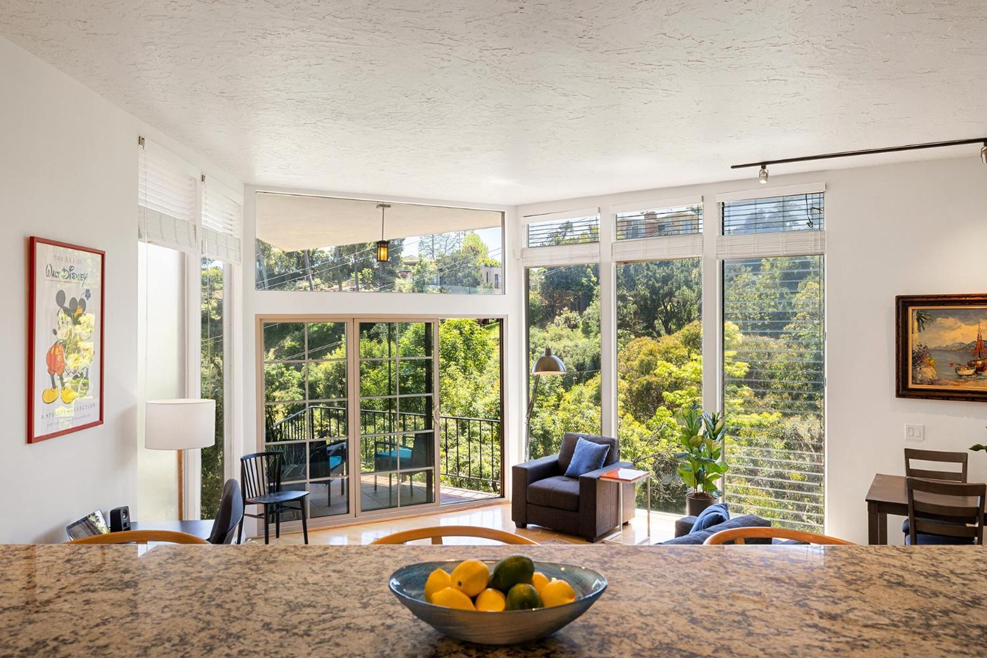 Hollywood Hills Retreat W Sweeping Views 2 Bd 2 Bt Los Angeles